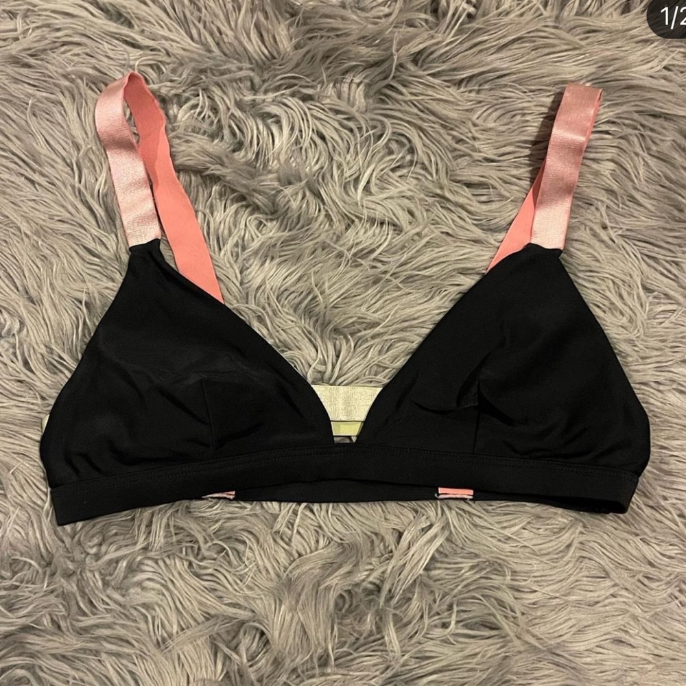 Bikini top🖤✨